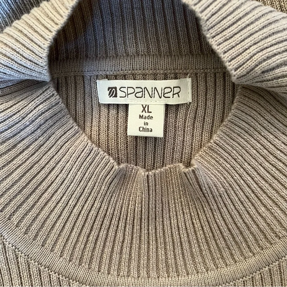 Spanner Grey Cotton-Blend Ribbed Knit Sleeveless Turtleneck Sweater XL